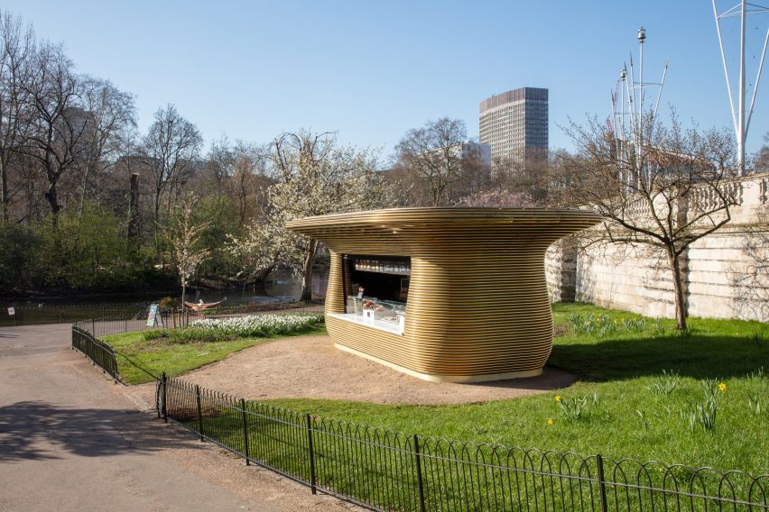Horseshoe Bend Kiosk, Kedai Kopi Berkilau di Samping Istana Buckingham