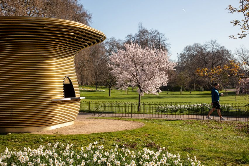 Horseshoe Bend Kiosk, Kedai Kopi Berkilau di Samping Istana Buckingham