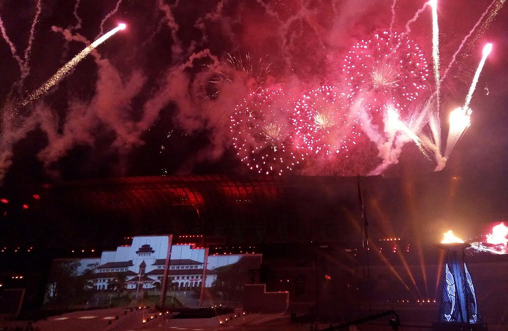 Wapres Jusuf Kalla Pimpin Mengheningkan Cipta di Penutupan PON 2016