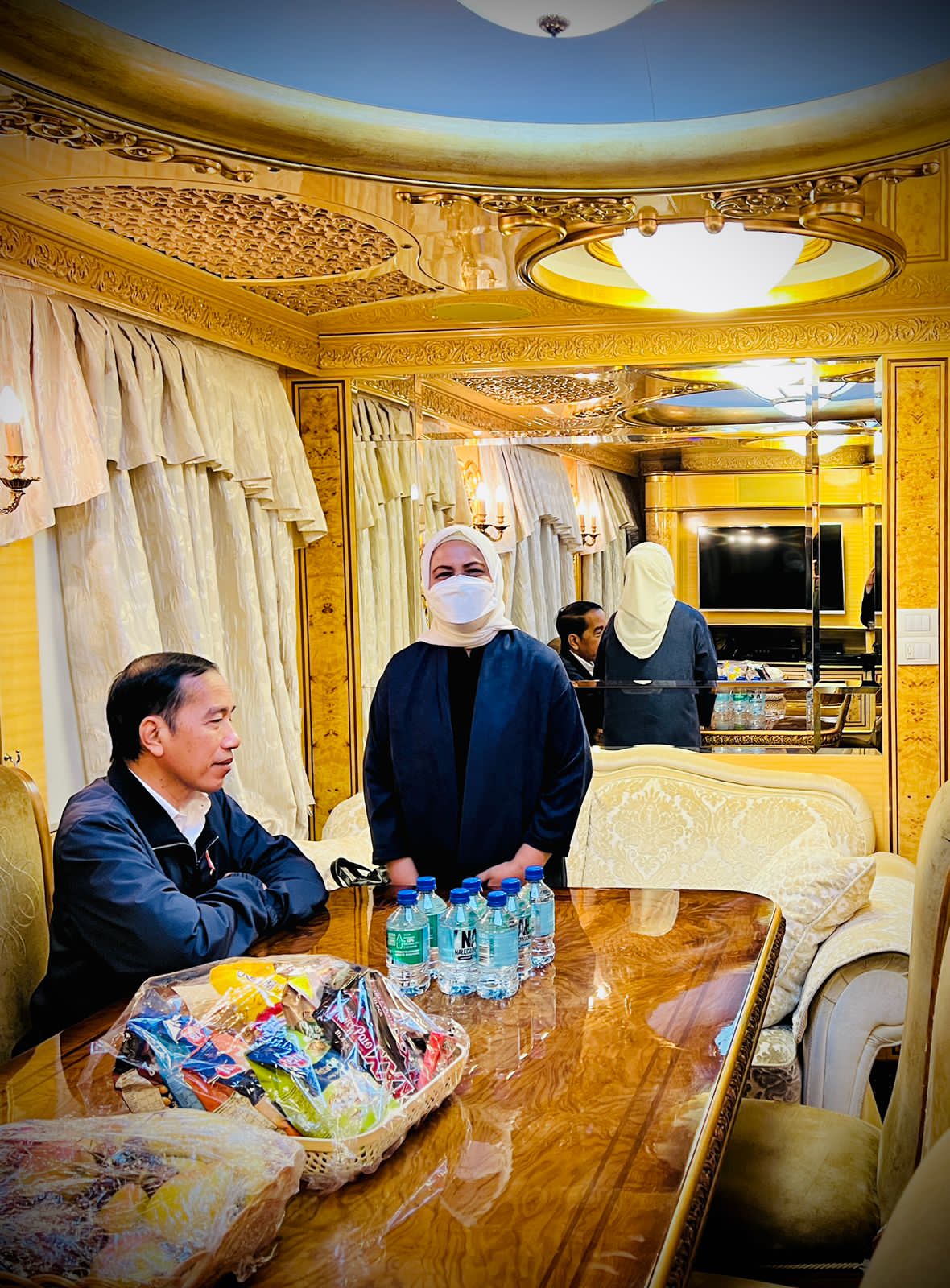 Naik Kereta Khusus, Jokowi dan Ibu Negara Berangkat ke Kiev