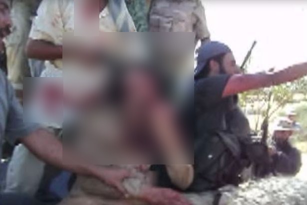 Foto Langka Kematian Moamar Khadafi Beredar