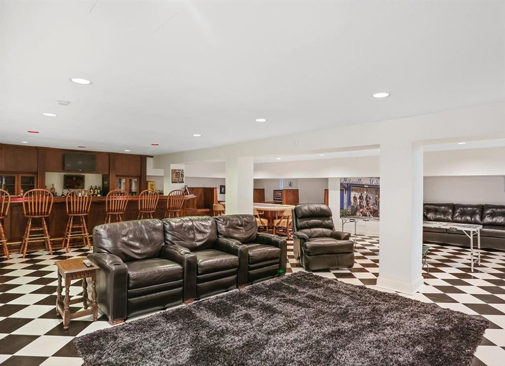 Kid Rock Jual Rumah Bergaya Kolonial Seharga Rp32 Miliar