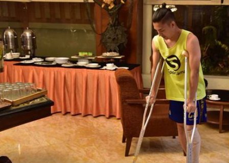 Kim Kurniawan Alami Patah Kaki usai Diterjang Striker Persija