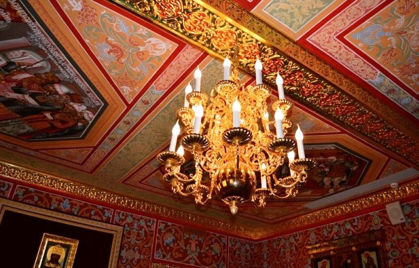 Istana 'pengungsi' di tengah hutan Rusia