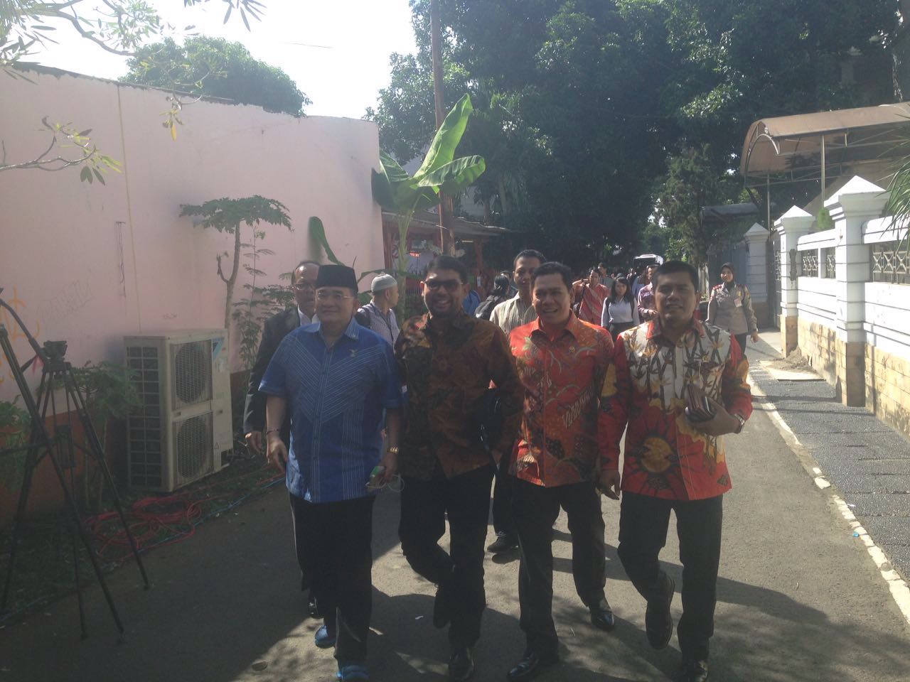 Ulah Ruhut Sitompul di Rumah Komjen Tito