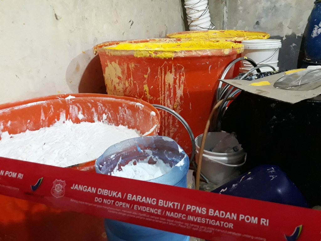 BPOM Gerebek Pabrik Kosmetik Ilegal di Jakbar
