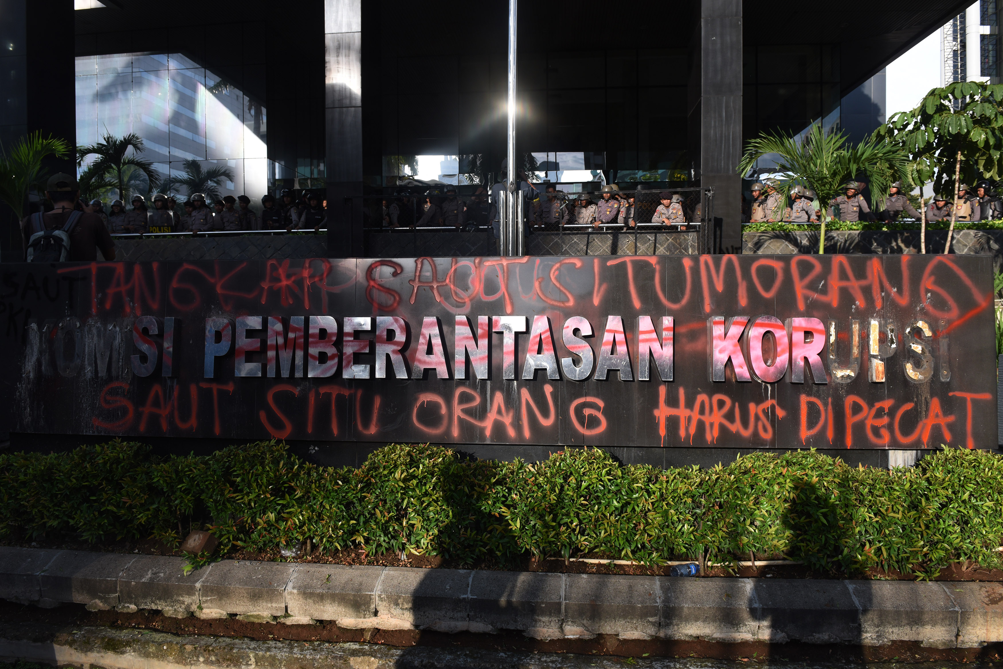 Polisi dan Sekjen KPK Rapat Pengamanan Gedung KPK