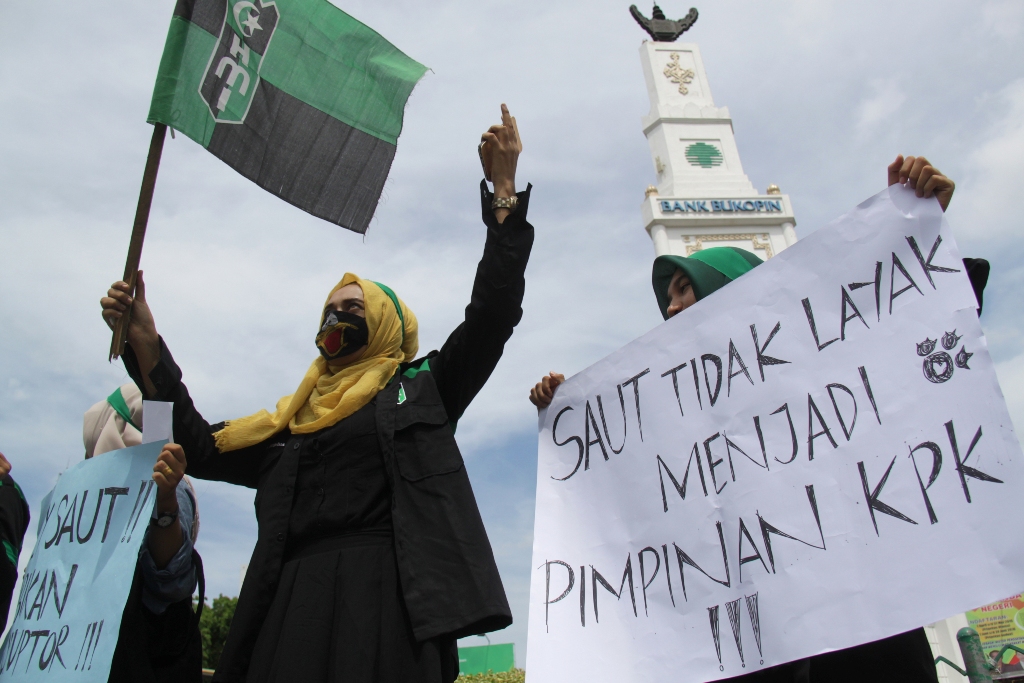 Saut Situmorang Minta Maaf