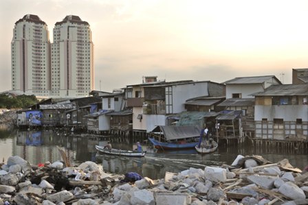Warga Luar Batang Unjuk Rasa di Depan Kantor Ahok