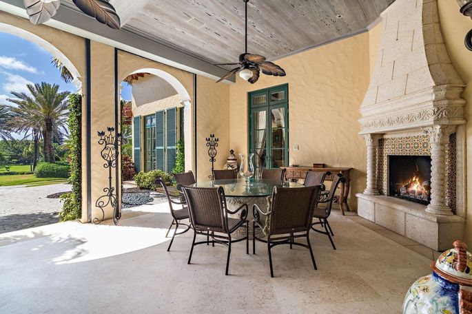 Bos Oracle Larry Ellison Beli Rumah Rp1,1 Triliun