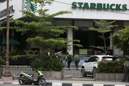 Korban Bom Sarinah, Satpam Starbucks Masih Koma 