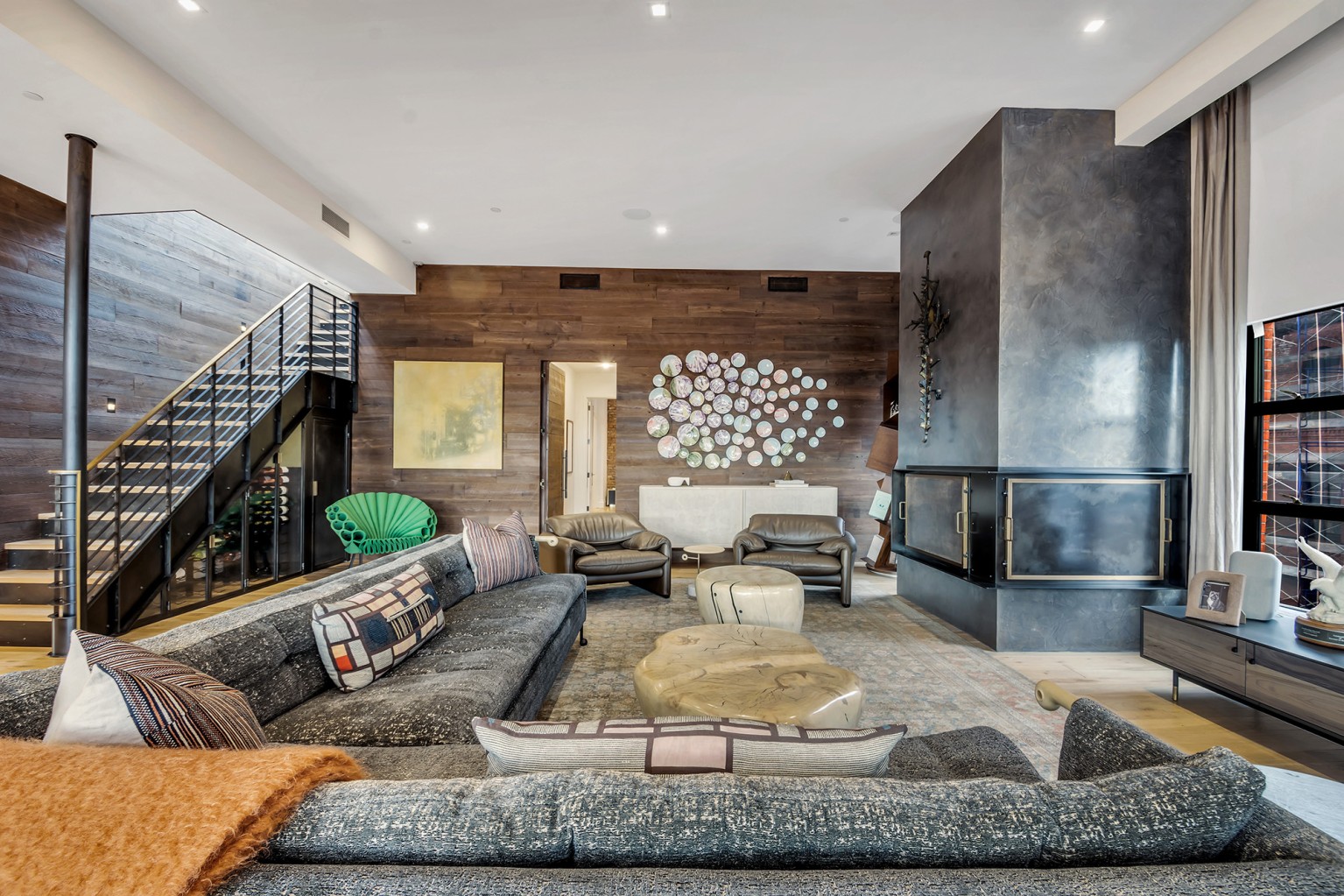 Intip Apartemen John Legend dan Chrissy Teigen Seharga Rp258 Miliar