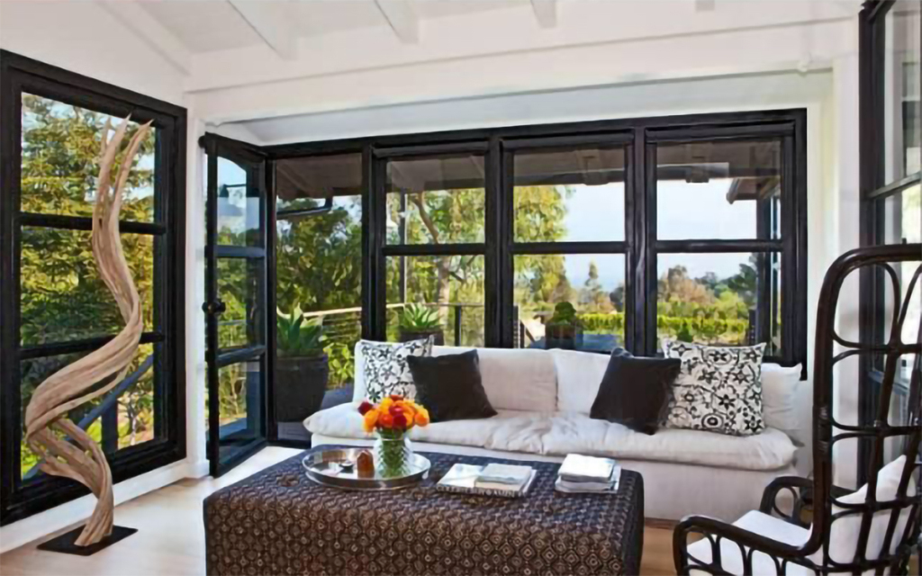 Rumah Bekas Kebakaran Milik Liam Hemsworth dan Miley Cyrus Dijual Murah