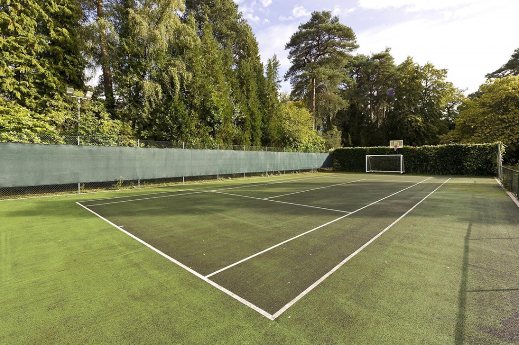 Intip Rumah Liam Payne yang Punya Bioskop hingga Lapangan Tenis Pribadi