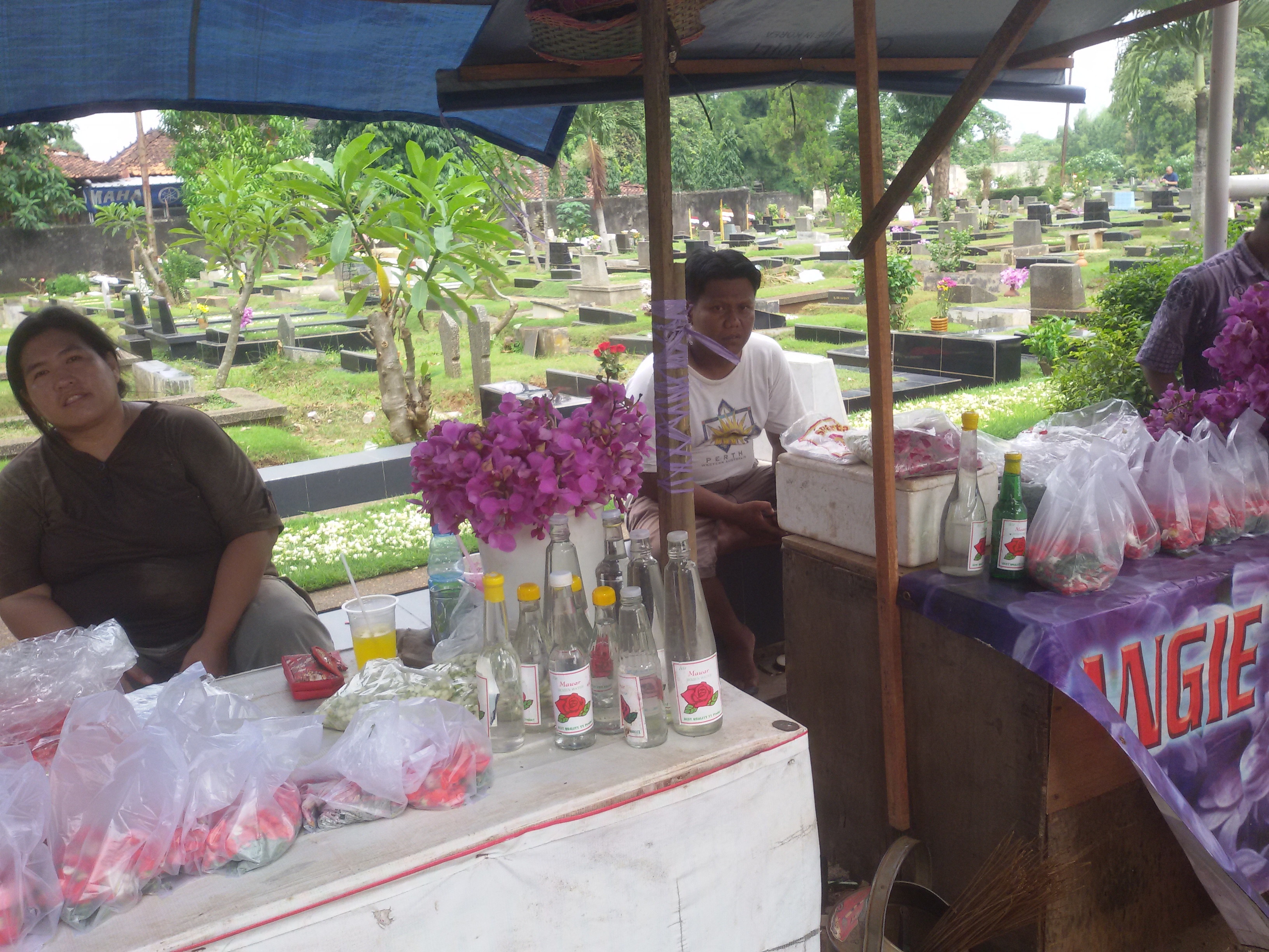 Tradisi Ramadan, Pemakaman Jeruk Purut Dipadati Peziarah