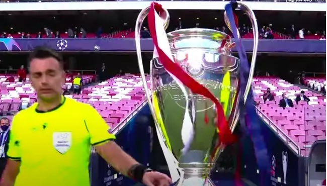 Hakim Garis Final Liga Champions Curi Perhatian Publik