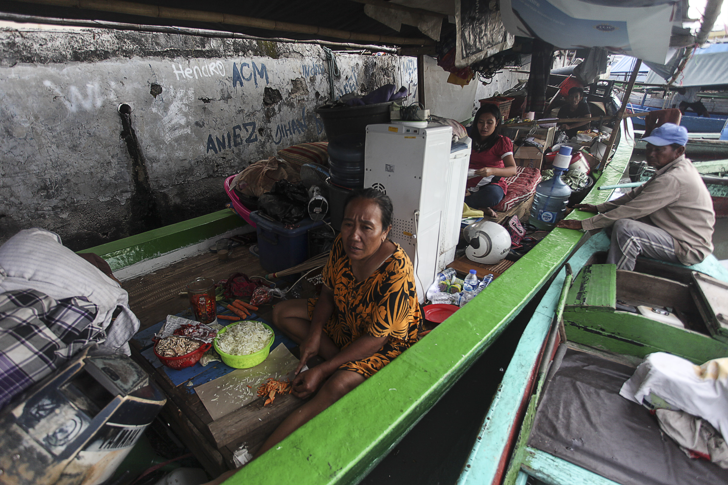 Ahok Ancam Cabut Hak Rusun Warga Pasar Ikan