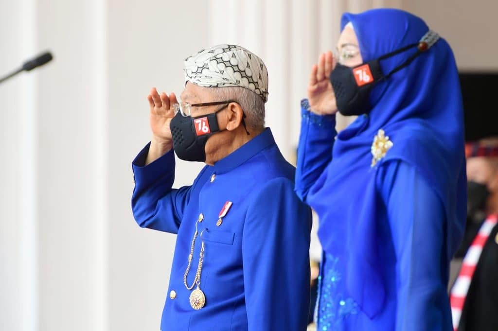 Semarak Baju Adat Jokowi-Maruf di Upacara HUT ke-76 RI