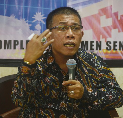 Dita Kagum, Anggota DPR Masinton Posesif 