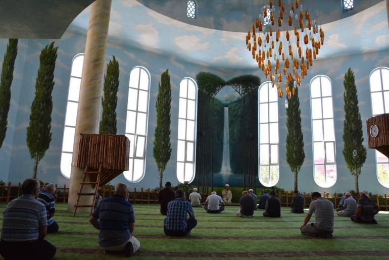 Sejuknya Hamidiye Camii, Masjid Bernuansa Alam