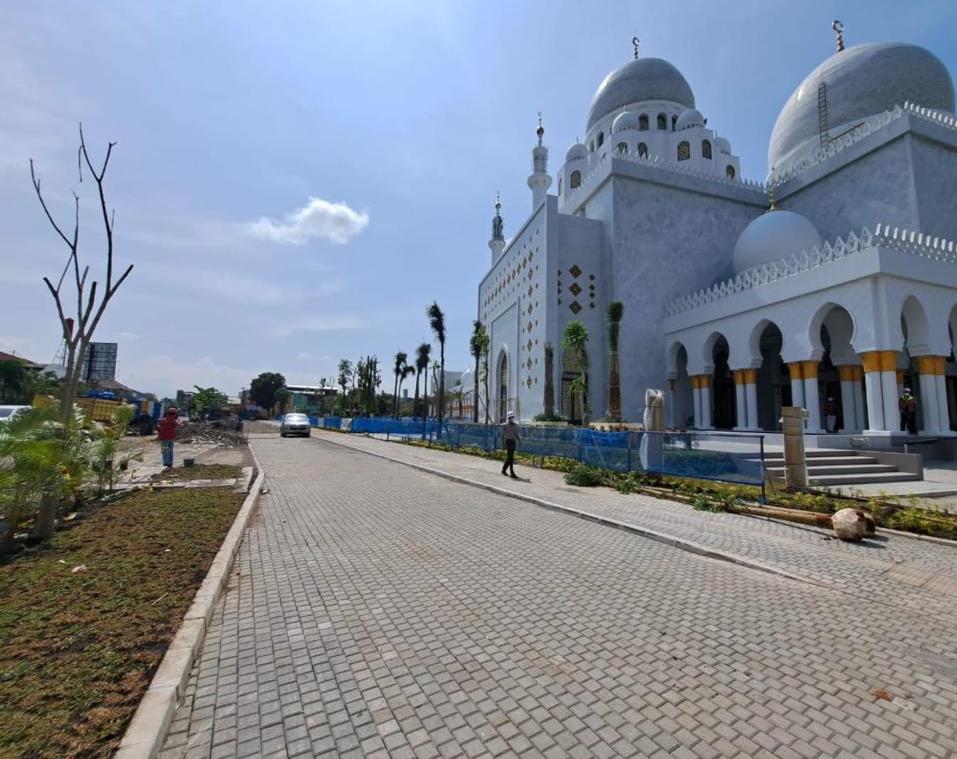 Dirancang Mirip Grand Mosque, Masjid Raya Sheikh Zayed Segera Diresmikan