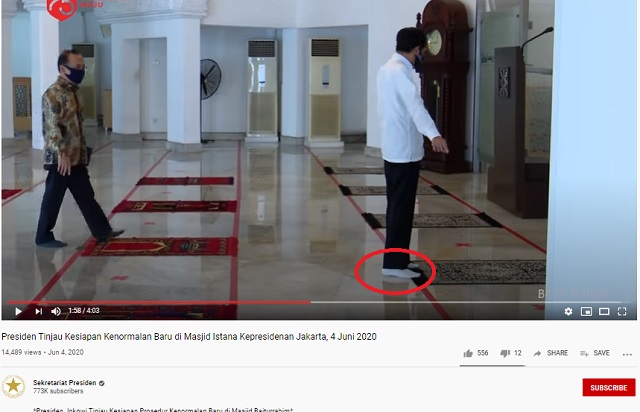 [Cek Fakta] Foto Penampakan Presiden Jokowi Gunakan Sepatu di Dalam Masjid? Ini Faktanya
