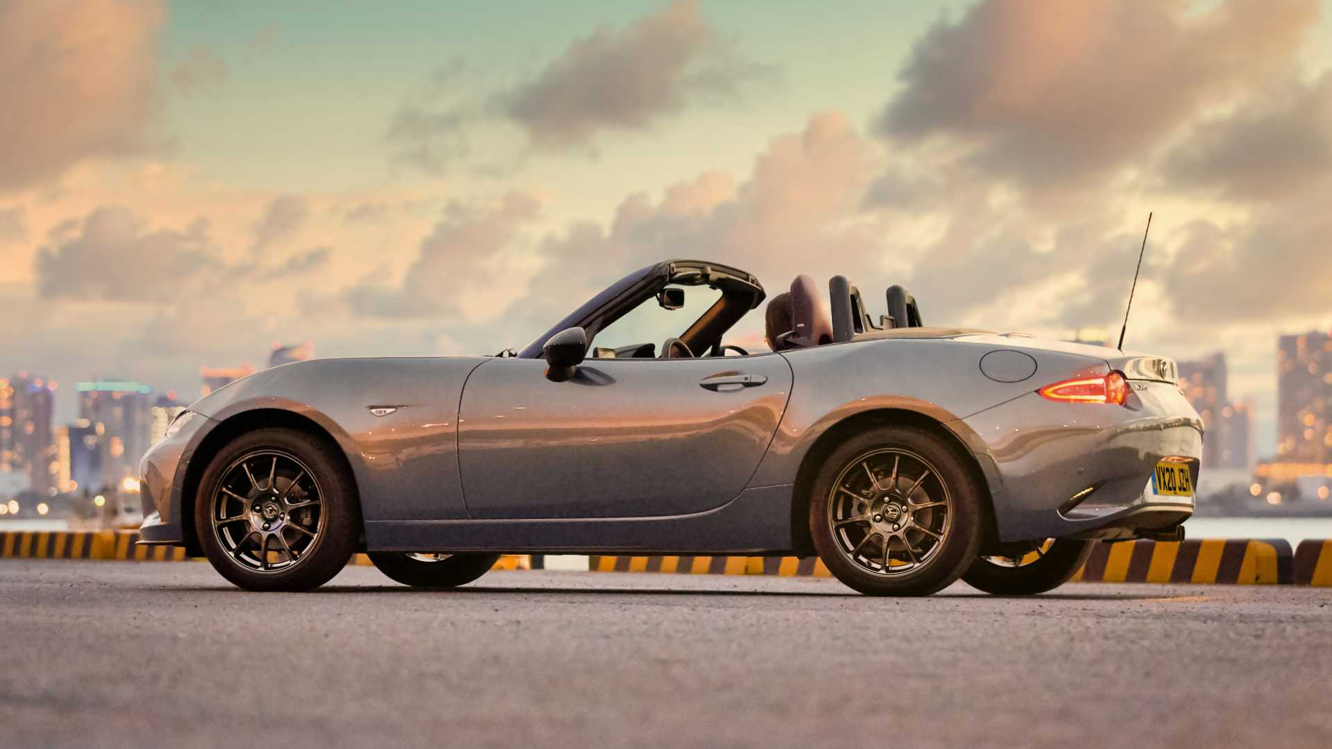 Mazda MX-5 R-Sport, Hanya Buat yang Fanatik