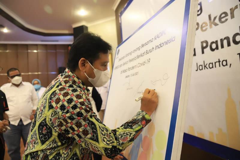 Kemenaker, Pengusaha, dan Pekerja Sepakati 6 Butir Deklarasi Gotong Royong