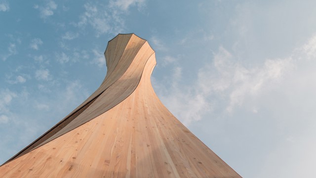 Urbach Tower, Menara Meliuk dari Kayu