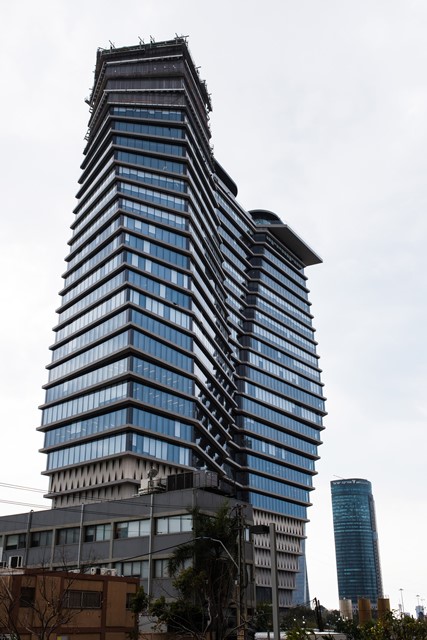 Gedung Perkantoran dengan Desain Memutar di Israel
