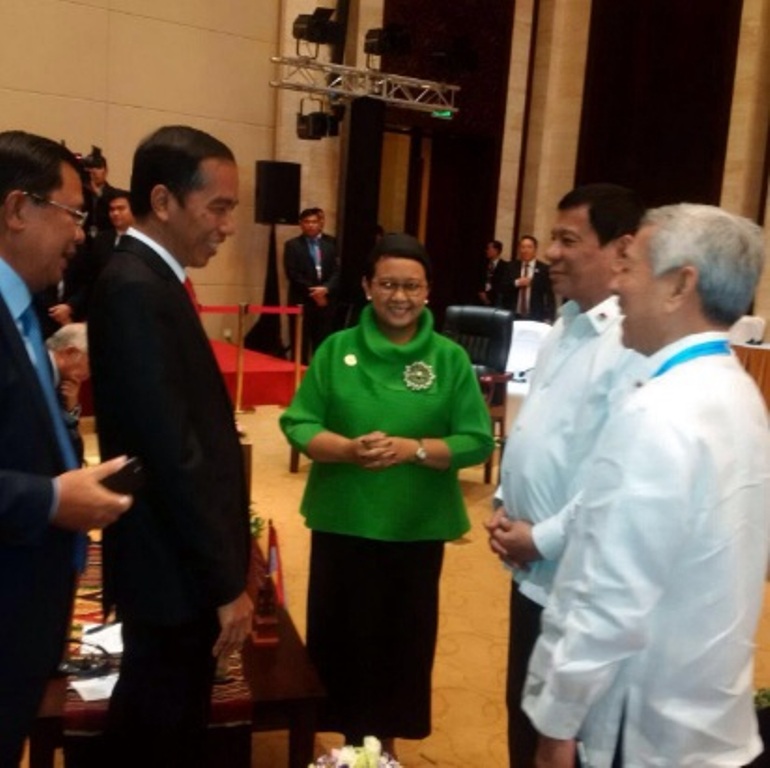 Menlu RI-Filipina Bahas Penyanderaan dalam Pertemuan Singkat