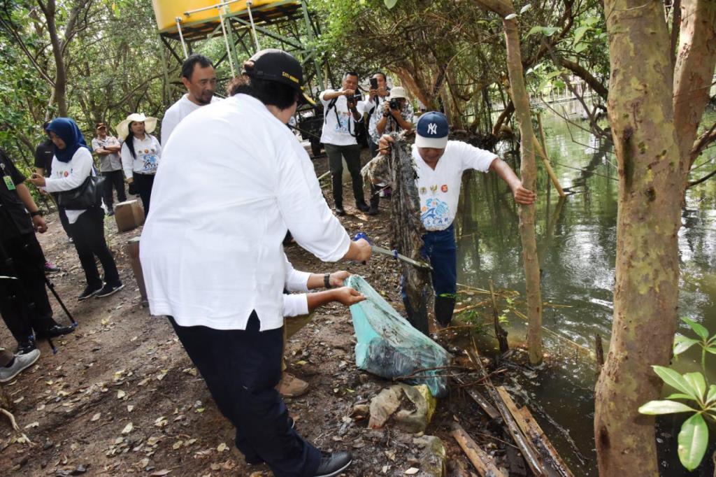 Butuh Revolusi Kelola Timbulan 67,8 Ton Sampah Per Tahun
