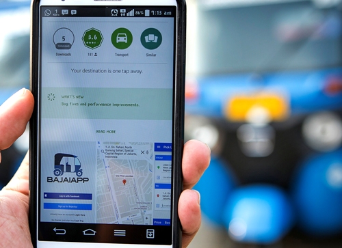 Sopir Bajaj <i>Online</i> Belum Bicara Untung                    