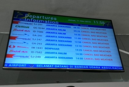 Calon Penumpang di Bandara Abdul Rachman Saleh Kecewa Layanan Maskapai
