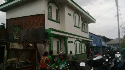 Ada Air Mata pada <i>Jumatan</i> Terakhir di Kalijodo