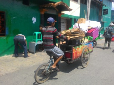 Penggusuran Kalijodo Rezeki Buat Pengumpul Barang Bekas