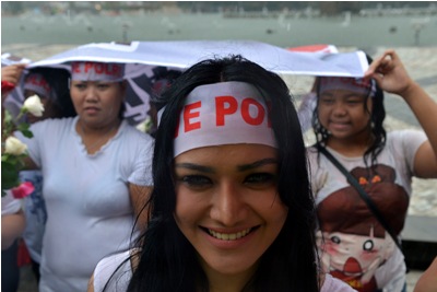 Melihat Aksi Si Seksi Dukung KPK dan Polri