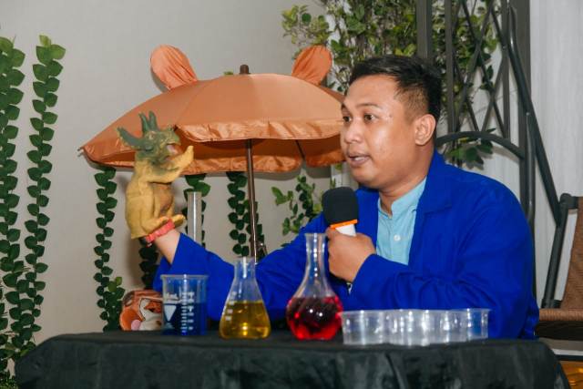 Berteman dengan Ilmu Pengetahuan Sejak Dini