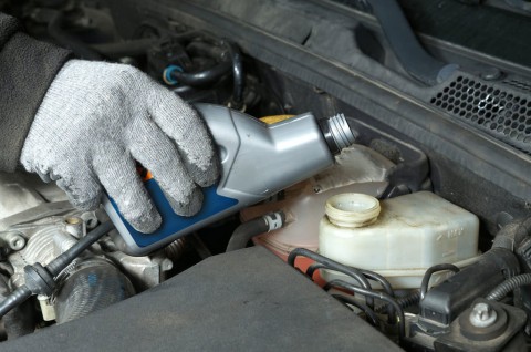 Waktu Tepat Ganti Minyak Rem Mobil dan Motor