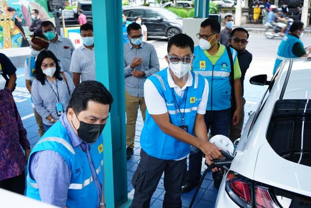 Menteri BUMN Erick Thohir cek kesiapan fasilitas mobil listrik