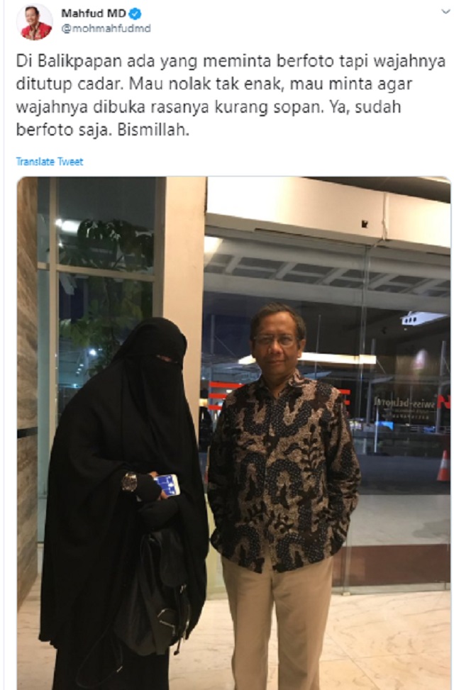 [Cek Fakta] Foto Mahfud MD Pose Bareng Wanita Bercadar yang Ramai Dipersoalkan? Ini Faktanya