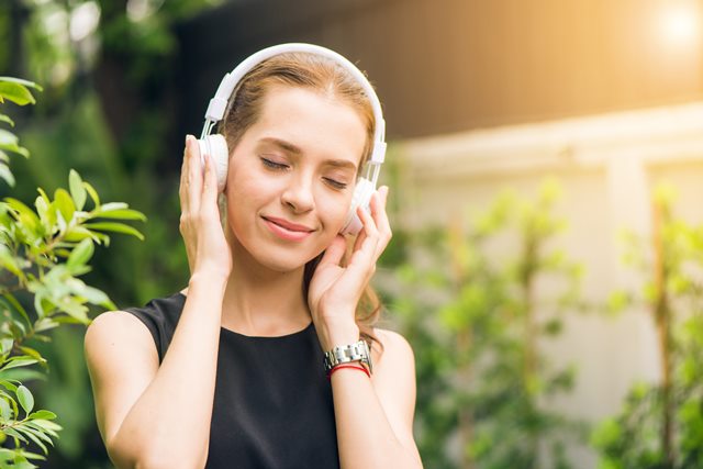 Efek Mendengar Musik Ketika Bekerja