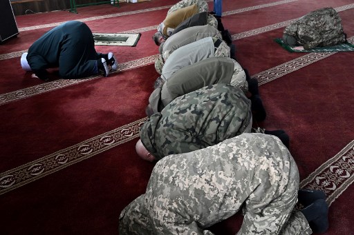 Berdoa untuk Kemenangan: Umat Muslim Ukraina Rayakan Ramadan