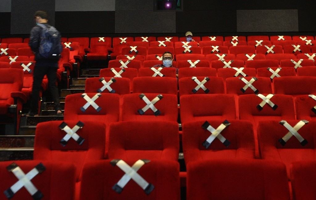 Ilustrasi penonton bioskop di masa PPKM. (Foto: dok. MI/Adam Dwi)