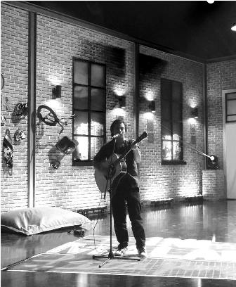 Noh Salleh,  Penyanyi Malaysia yang Terinspirasi Musik Indonesia