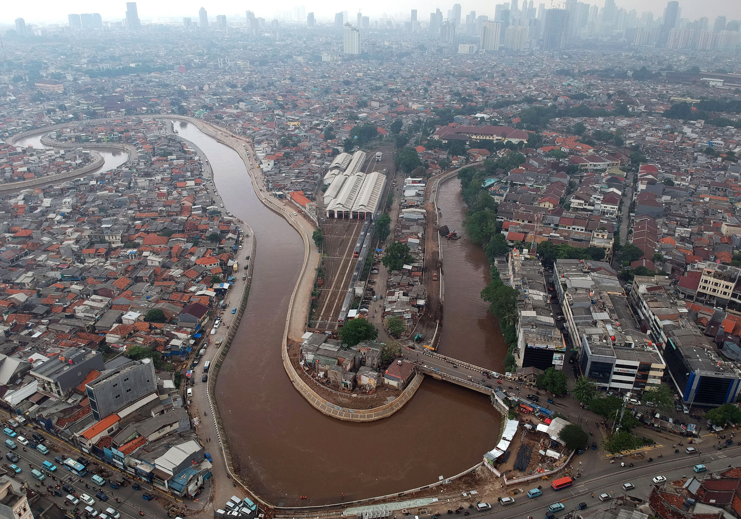 Anies Diminta Percepat Pembebasan Lahan untuk Normalisasi Sungai