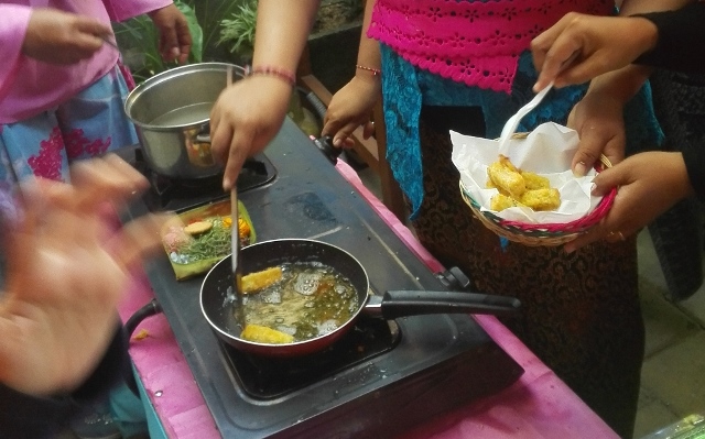 Ketika Daun Kelor Jadi Makanan Favorit Anak-anak