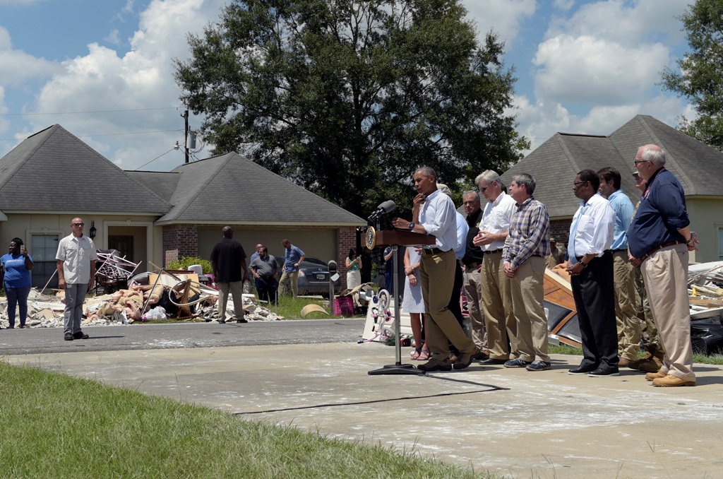 Obama Kunjungi Korban Banjir Bandang Louisiana