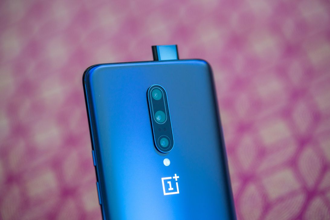 3 Smartphone dengan Kamera Belakang Terbaik