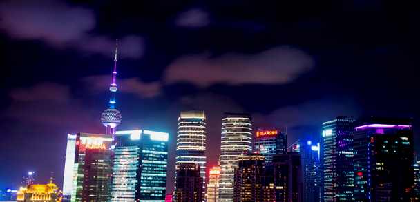 Oriental Pearl Tower, Antena yang Jadi Ikon Kota